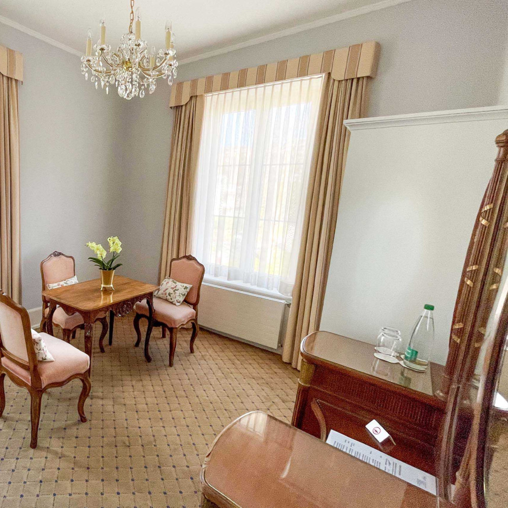 Historisches zimmer villa schweizerhof luzern 02